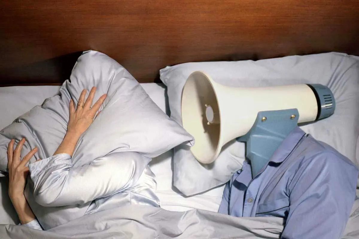 ۱۵۶ پوند در ازای یک هفته خروپف!