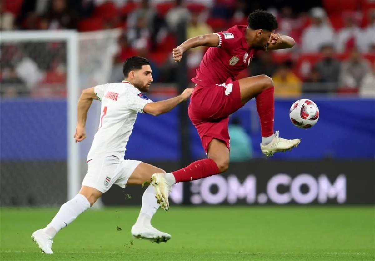 درگیری نیمکت‌نشینان تیم ملی ایران و قطر در پایان نیمه اول