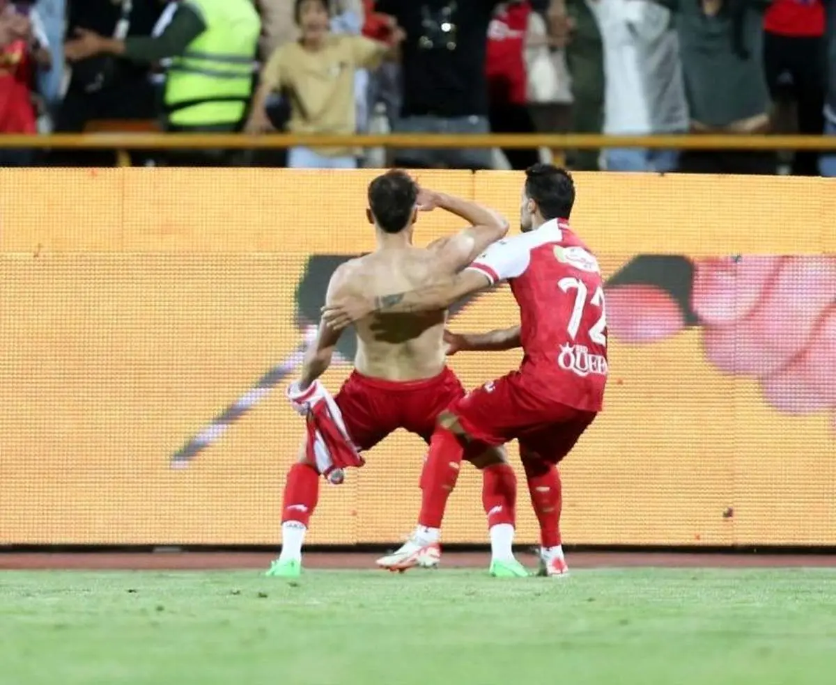 اورونوف کار را تمام کرد: دیوانهوار دوستت دارم پرسپولیس/ عکس