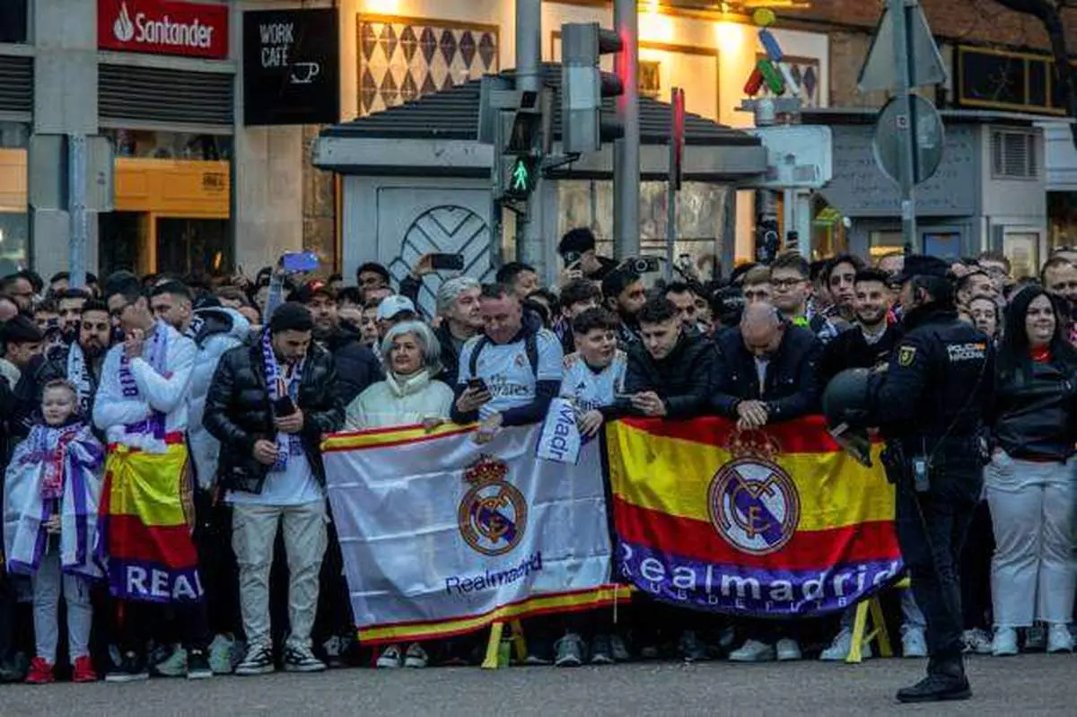 شعارهای تحریک‌آمیز رئالی‌ها در منچستر!‌