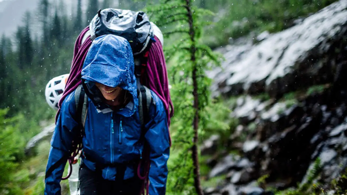 اگر قصد رفتن به کوه دارید فعلا دست نگه دارید