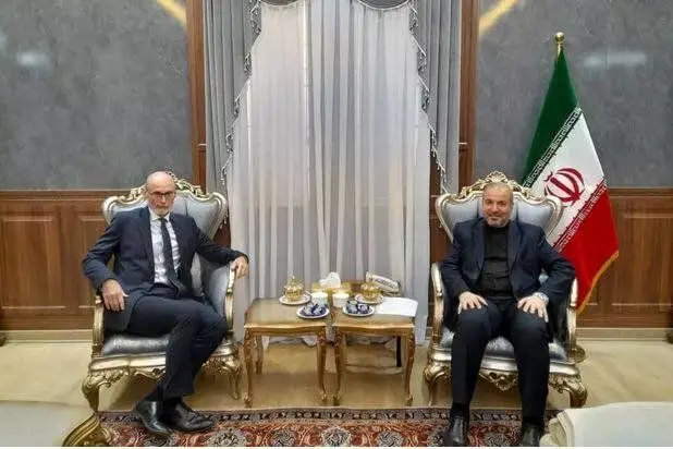 دیدار سفیران ایران و انگلیس در عراق