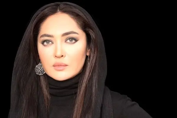 کشف حجاب نیکی کریمی در لندن و شایعات در مورد مهاجرت او