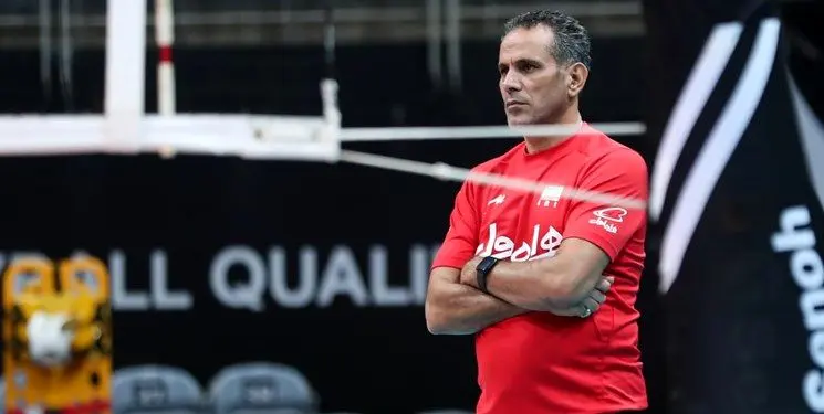 مربی تیم ملی والیبال: داور با اشتباهاتش تمرکز ایران را به هم زد