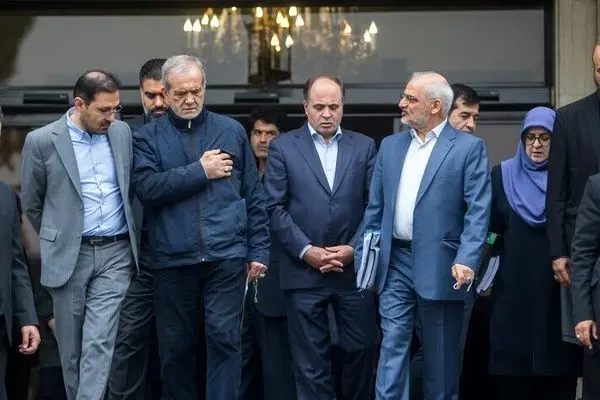 جلسه محرمانه پزشکیان برای برکناری یک وزیر 