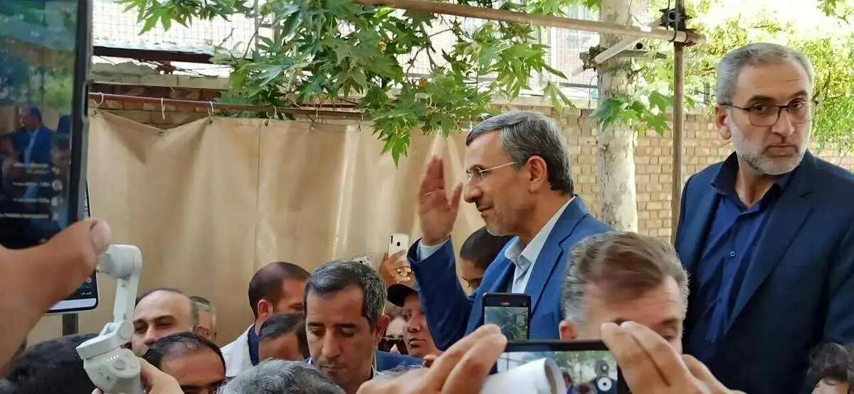 تجمع مقابل خانه احمدی نژاد؛ در میدان ۷۲ نارمک چه خبر است؟ / تصاویر