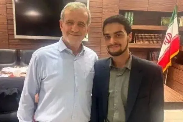​چهره جدید مشاور نسل زد دولت در جلسه کاری/ عکس

