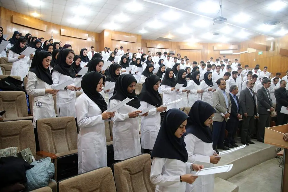 اظهارات جنجالی مشاور پزشکیان درباره فارغالتحصیلان