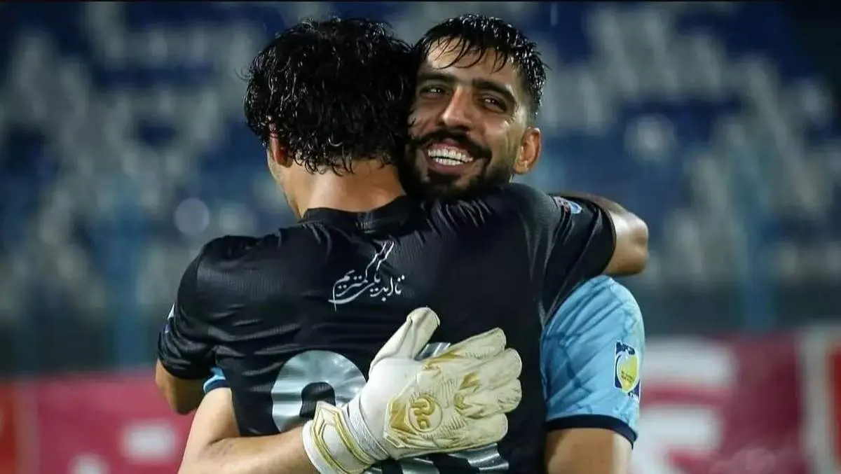 ساپینتو خواهان گلر خارجی بود، اما استقلال با حسینی و فرعباسی لیگ را شروع میکند