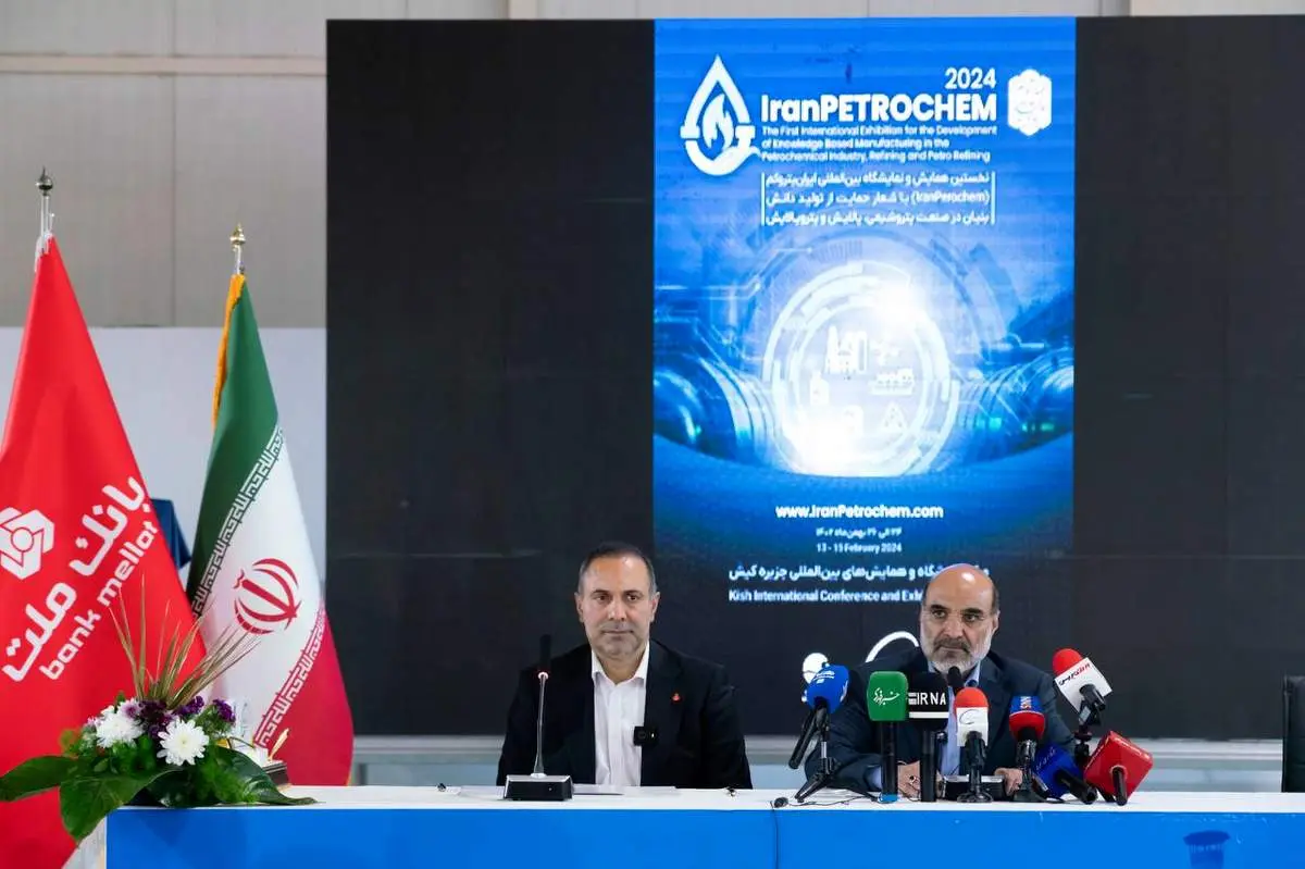 شرکت صنایع پتروشیمی خلیج‌فارس و بانک ملت در ایران پتروکم تفاهم‌نامه امضا کردند