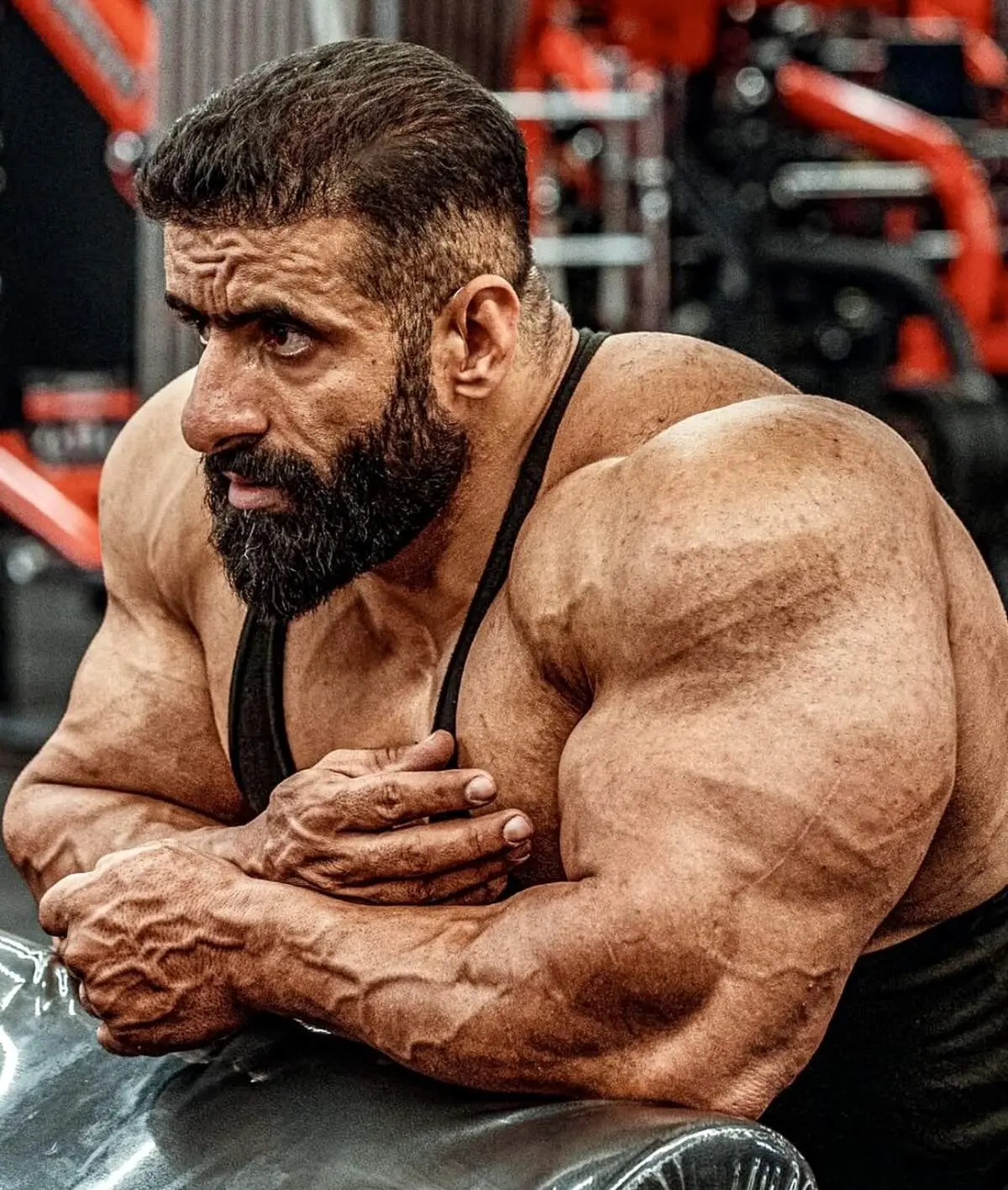 واکنش هادی چوپان به توهین‌های زینب موسوی 