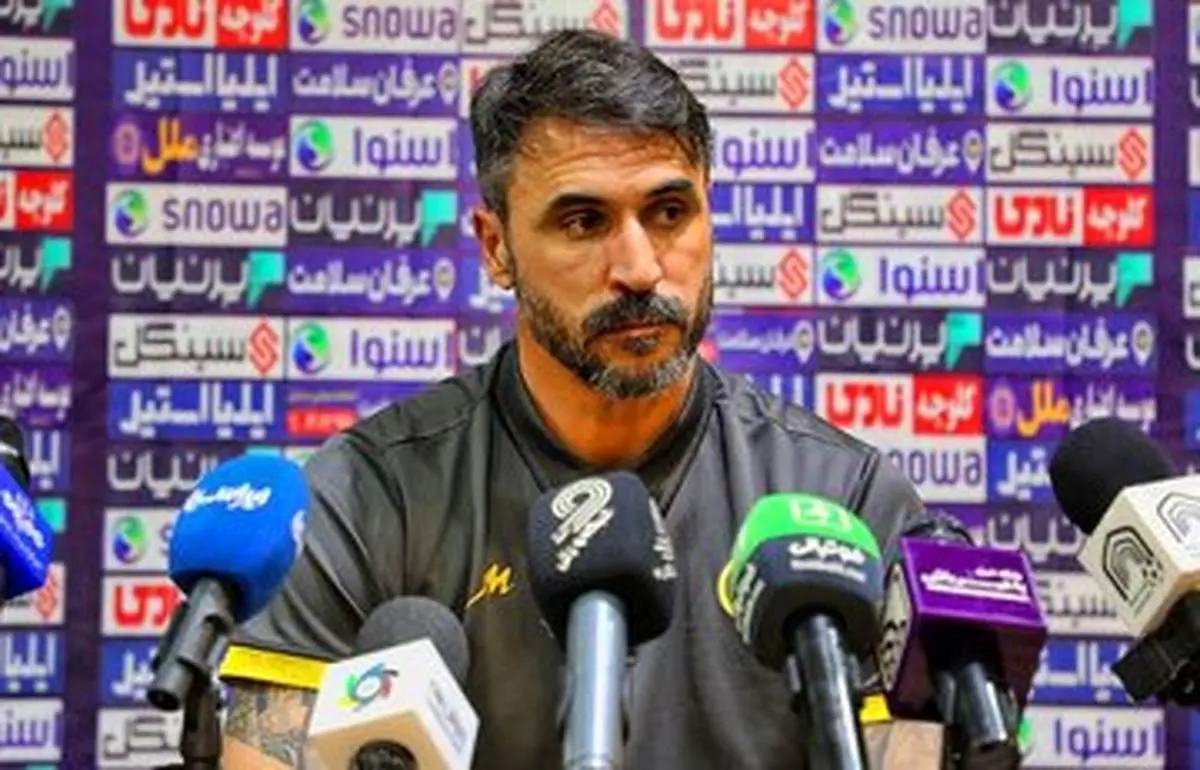 کنایههای مربی سپاهان پس از شکست مقابل نفت آبادان