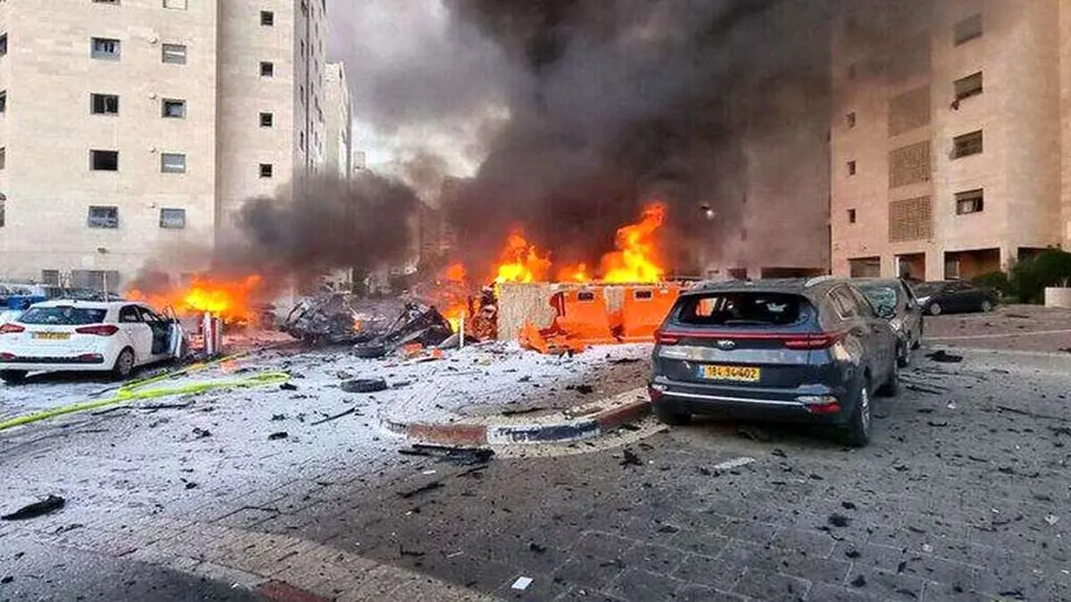 بمباران منزل دو تن از رهبران حماس در غزه
