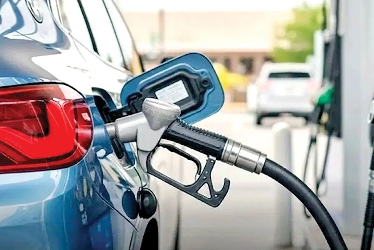 بنزین سوپر وارداتی به بازار آمد؛ سوخت‌رسان‌های سبزرنگ در تهران مستقر شدند