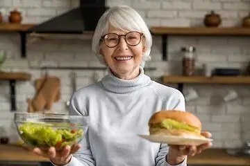 با این 4 عادت غذایی پیری خود را به تعویق بیندازید