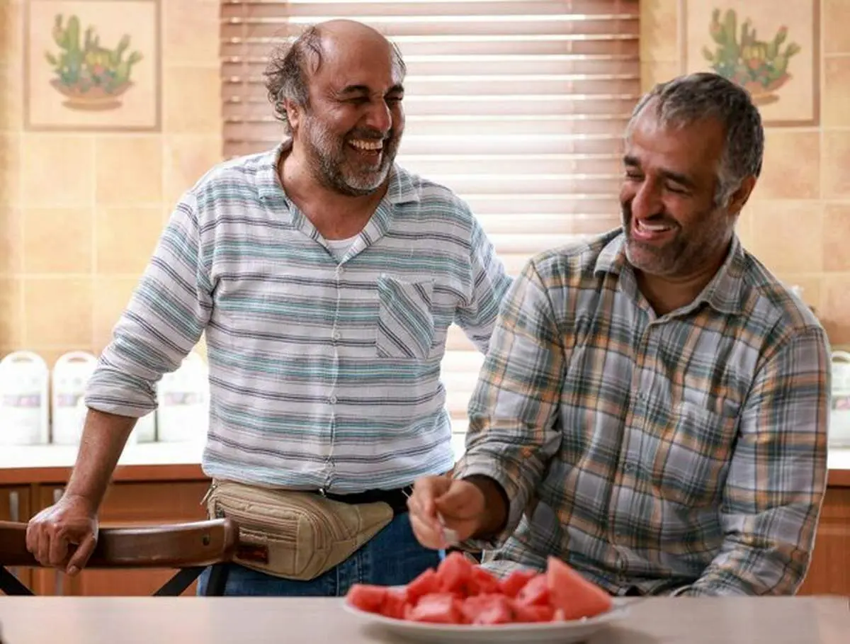 عکس جدید از رضاعطاران و پژمان جمشیدی در ویلای ساحلی