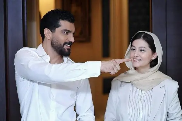 ابراز علاقه سینا مهراد به پردیس احمدیه/ ببینید

