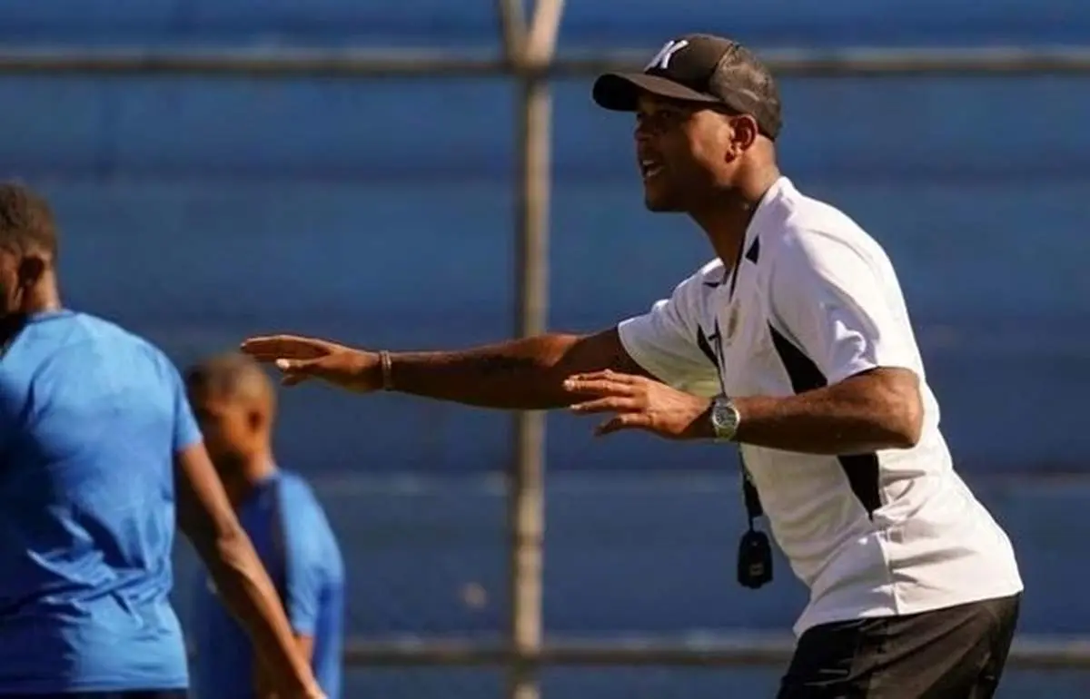 ستاره فوتبال هلند مربیگری را با لیگ ترکیه شروع کرد