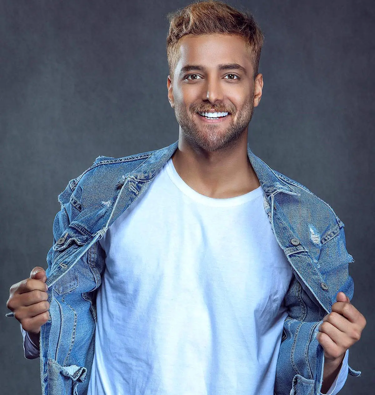 ببینید | سوتیهای خندهدار خواننده ماکانبند در انتخاب اعداد قرعه کشی!