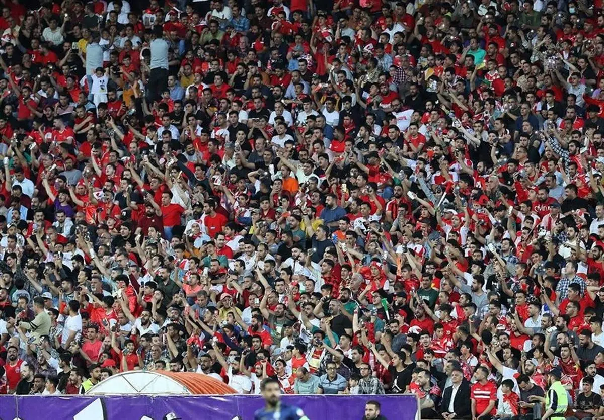 کولاک هواداران پرسپولیس در آزادی بخاطر یحیی/ شعارهای تند علیه نکونام