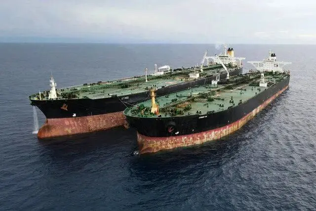 ابرنفتکش ایرانی توقیفی در اندونزی حراج شد