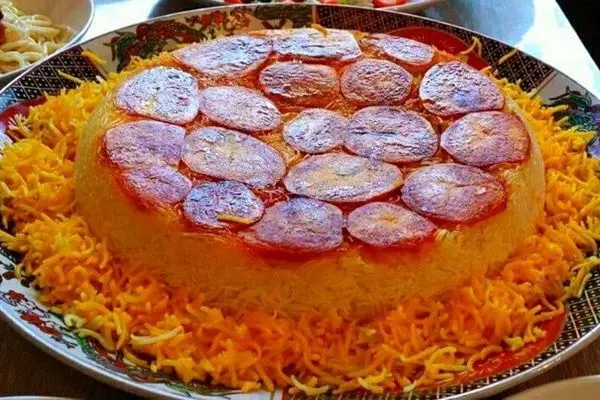 طرز تهیه ماکارونی در پلوپز به صورت قالبی با ته دیگ سیب زمینی لذیذ