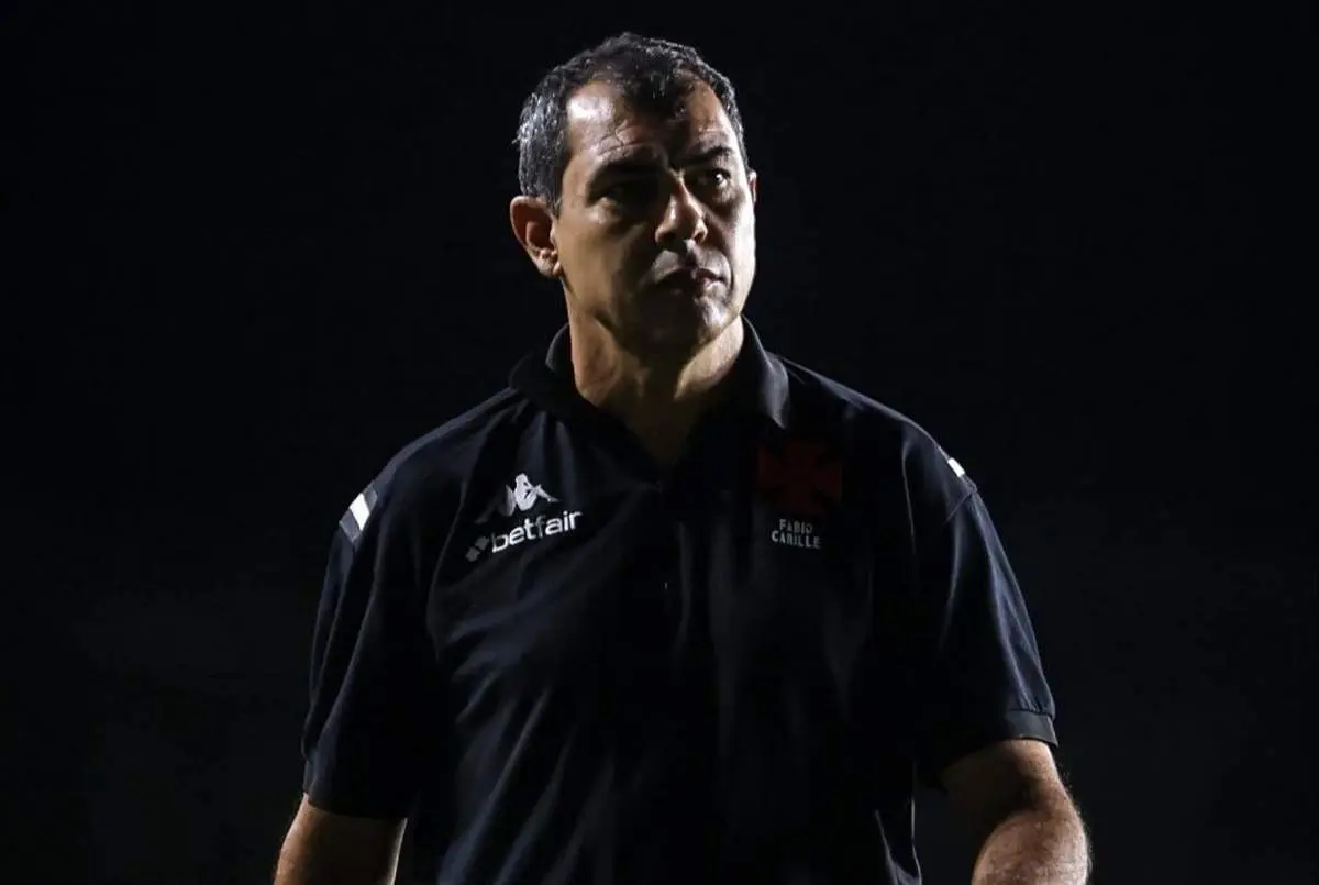 شورش شبانه آبیها علیه گزینه اصلی نیمکت استقلال