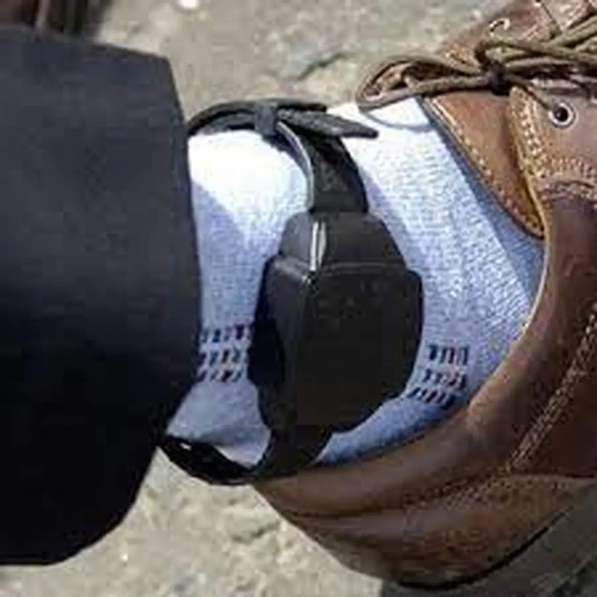 کدام مجرمان باید پابند و دستبند الکترونیک نصب کنند؟