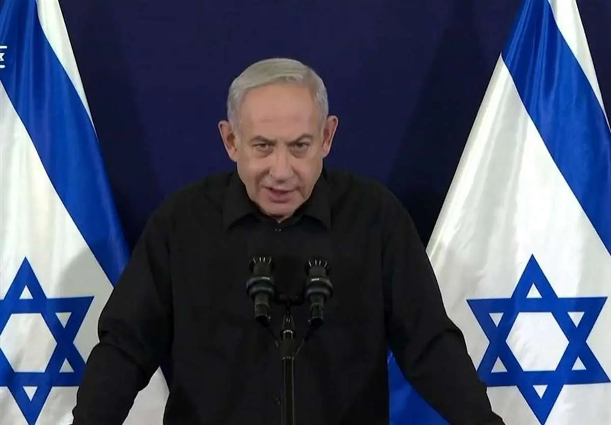  نتانیاهو میان اسرائیلی ها  سلاح  توزیع می کند