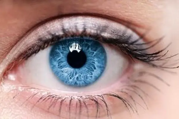 عمل تغییر رنگ چشم خطر دارد؟