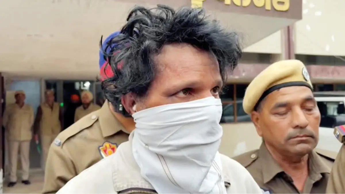 دستگیری قاتل سریالی که مردان را پس از فریب با لباس زنانه به قتل میرساند