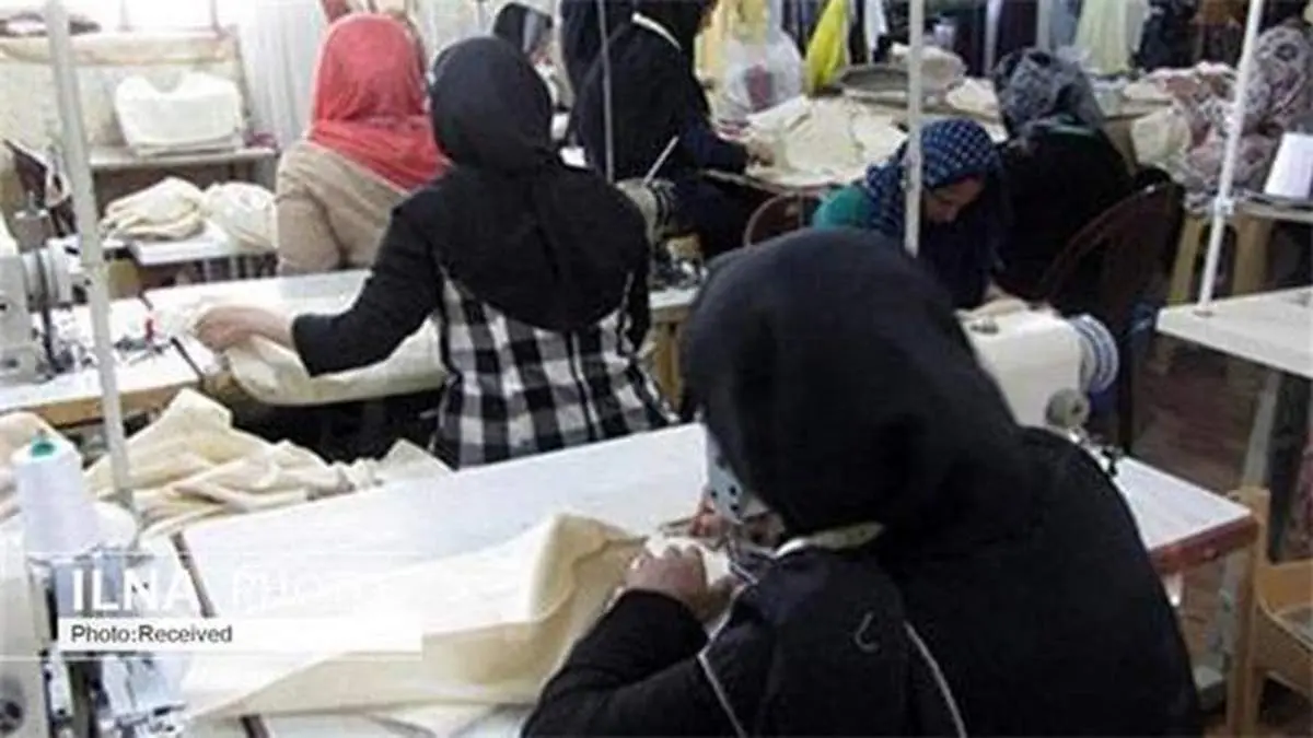 از کار با حقوق هشتصد هزار تومانی در مطب پزشکان تا بهرهکشی از دانشآموزان در فروشگاهها/ چقدر «کارگر غیررسمی» داریم؟!
