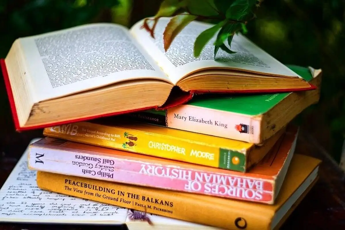 نرخ ترجمه کتاب و فیلم چند؟ | تعیین هزینه رسمی ترجمه فیلم برای اولین بار