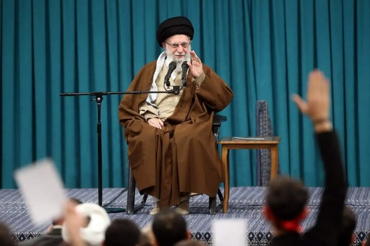 رهبر انقلاب: شهید سلیمانی ایران را حرم اطلاق میکرد