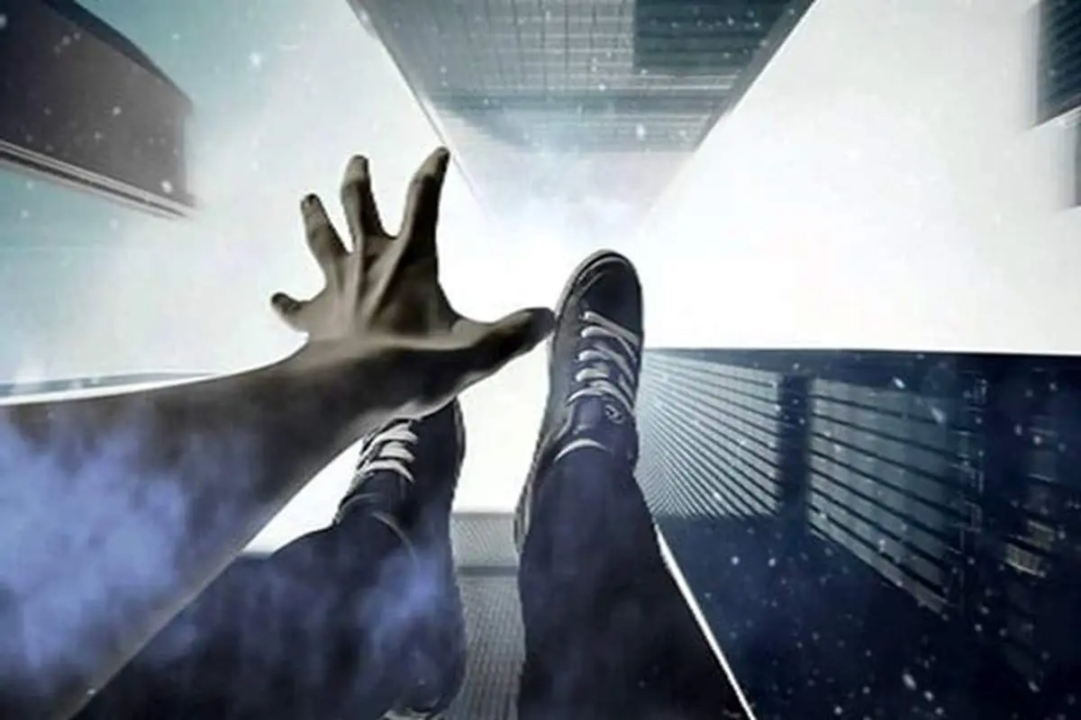 ببینید / سقوط فاجعهبار یک زن از طبقه ششم ساختمان