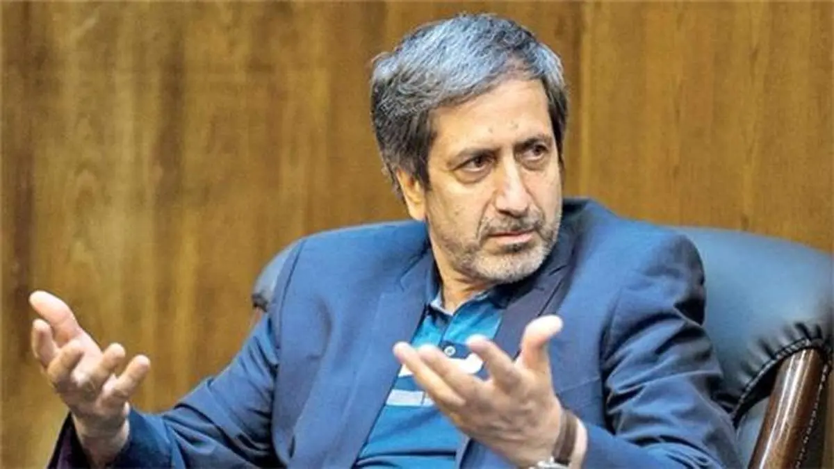 سیاست در ایران «توهمزا» است/ شعار «ما منجی هستیم» ناشی از توهم و خودشیفتگی نامزدهاست/ ممکن است غیر از رضایی سایر کاندیداها را وادار به انصراف کنند