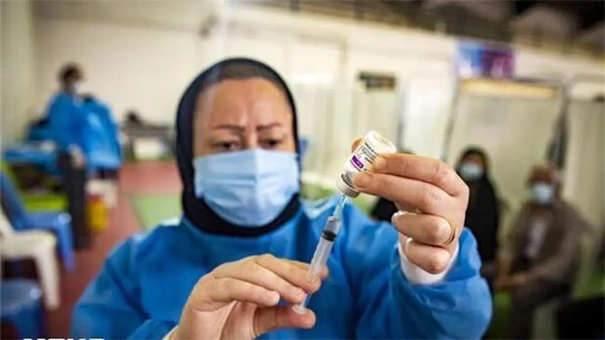 وضعیت ناتمام واکسیناسیون کادر درمان/ کدام گروه‌ها جا مانده‌اند