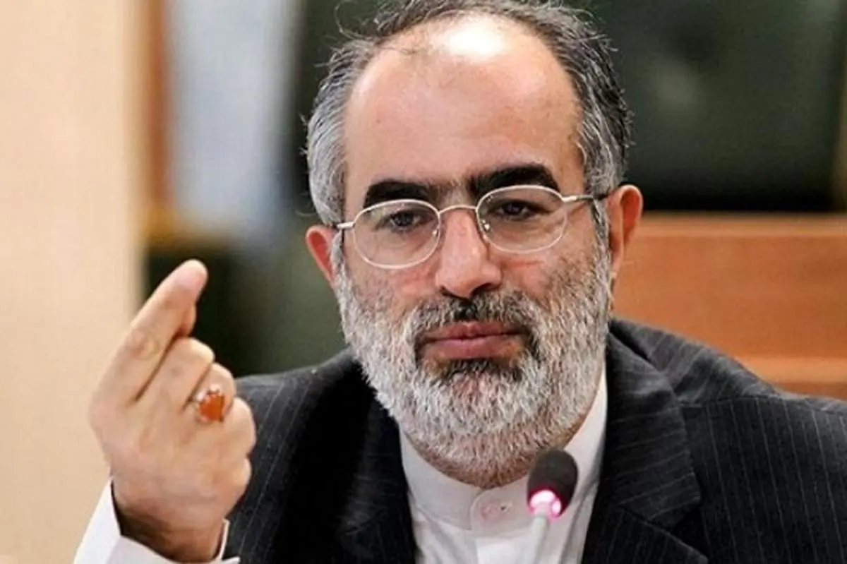 واکنش مشاور روحانی به جریمه نقدی بی حجابی: دلار زداییتان را دیدیم حالا به ریال زدایی افتادهاید