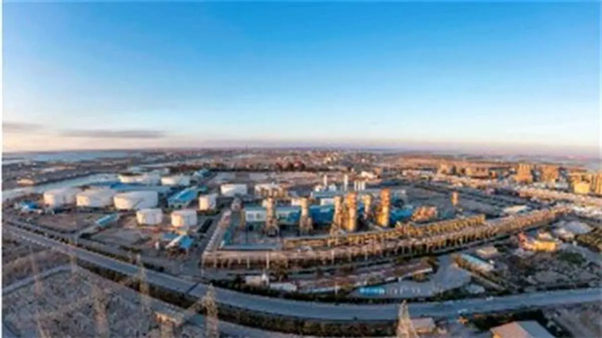 وزیر نیرو از مدیریت و کارکنان شرکت فجر انرژی تقدیر کرد