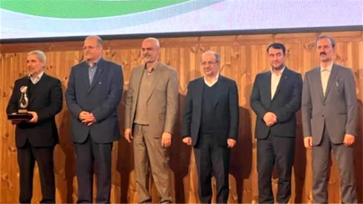 اهدای بالاترین نشان و تندیس جایزه بهره‌وری به شرکت ملی مس