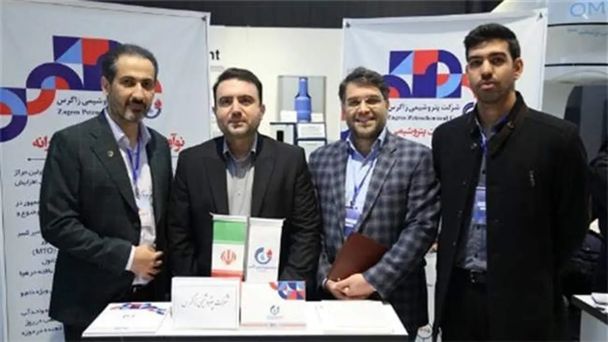 معاونت علمی و فناوری رئیس جمهور از غرفه مرکز نوآوری پتروشیمی زاگرس بازدید کرد