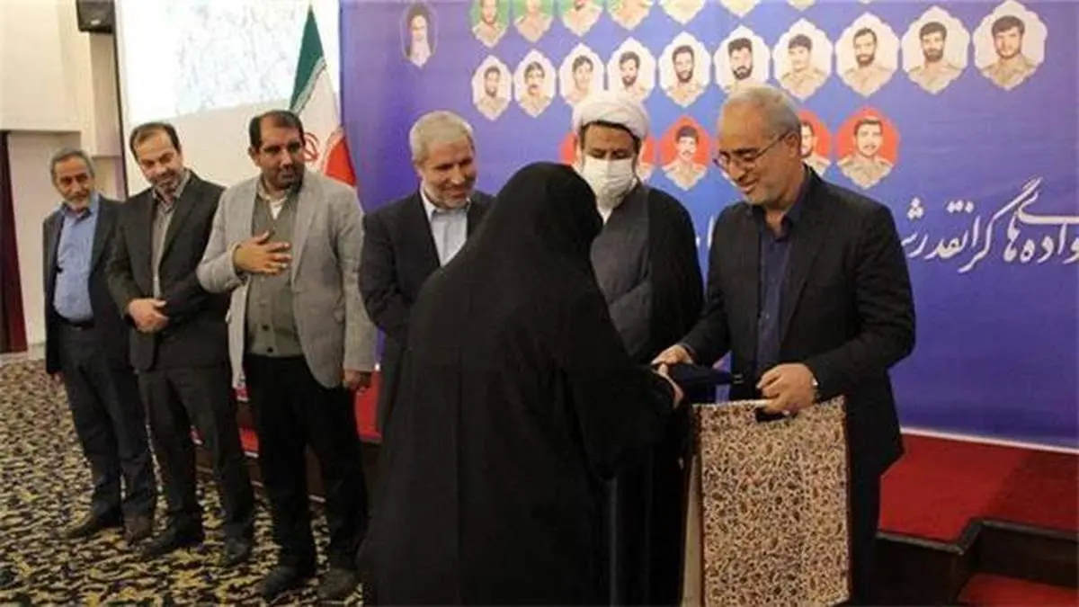 پیگیری حقوق خانوادههای معظم شهدا در شرکت مس ادای دین است