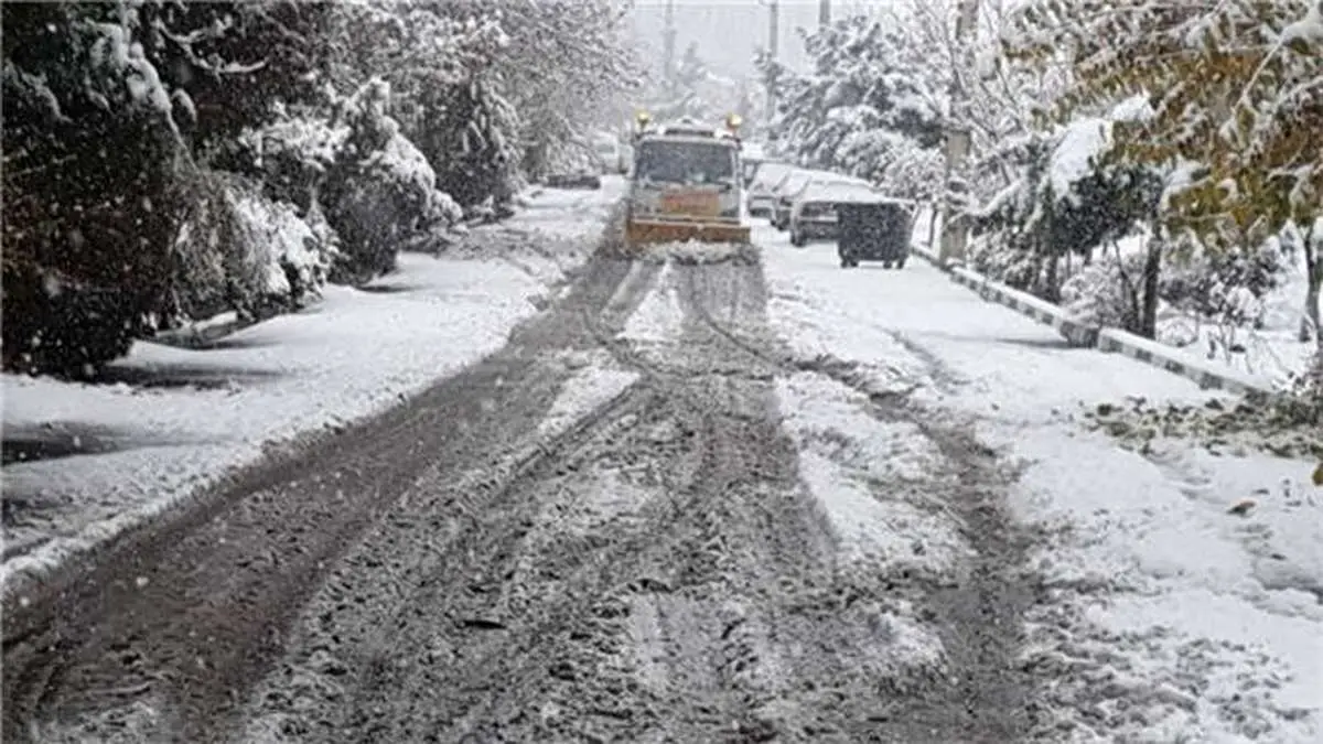 بارش برف و باران در کشور/ خطر لغزندگی جاده‌ها در پی فعالیت سامانه بارشی