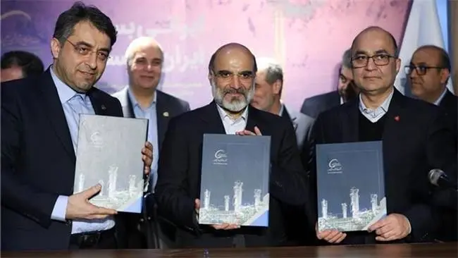 بیدبلند خلیج فارس سه تفاهم‌نامه برای تسریع در پروژه ملی جمع‌آوری گازهای مشعل شرق کارون، امضا کرد