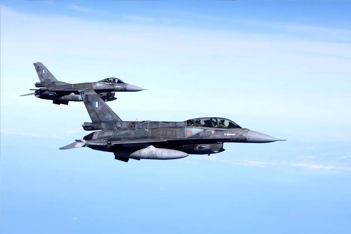  5 جنگنده آمریکایی در نزدیکی مرز ونزوئلا به پرواز درآمدند