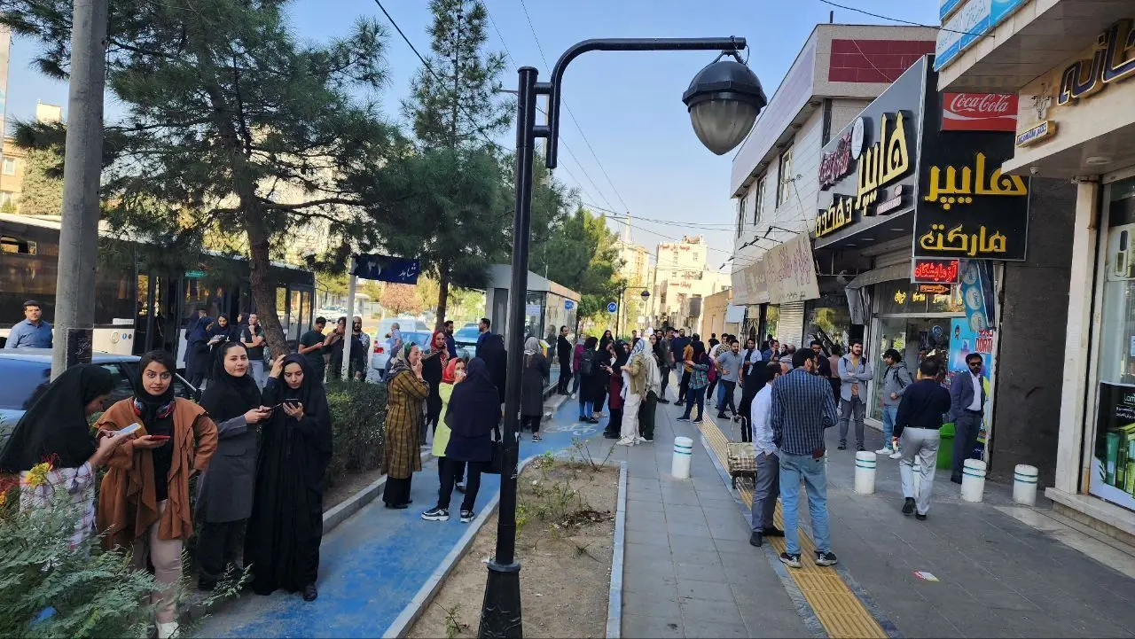حضور مردم مشهد در خیابانها + عکس