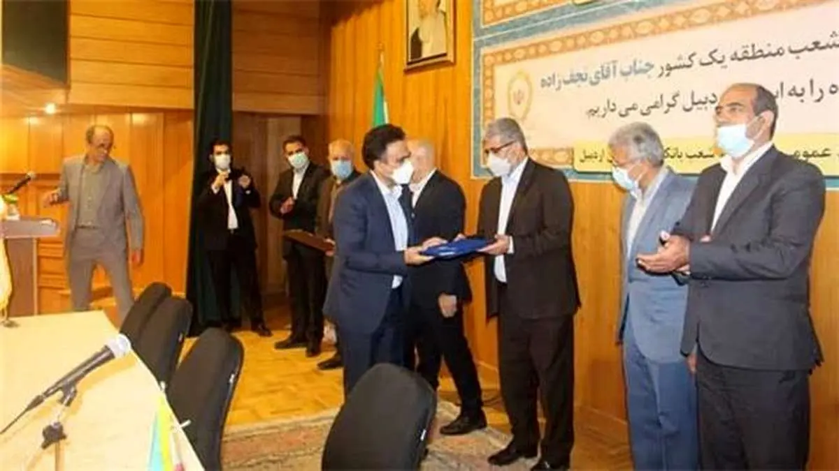 هدف بانک ملی ایران کمک به حل مشکلات اقتصادی کشور است