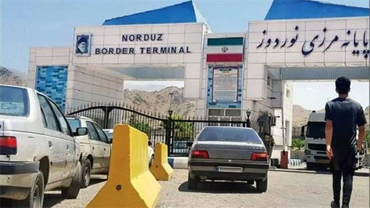 ورود ۱۸۰۰مسافر ایرانی به مرز ارمنستان فقط در ۴۸ ساعت/ مسافران بین ازدحام بیهوش میشوند/ استقرار آمبولانس برای رسیدگی به ایرانیها