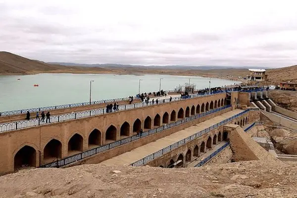 تخریب پل و سقوط ۱۲ نفر در سد فریمان