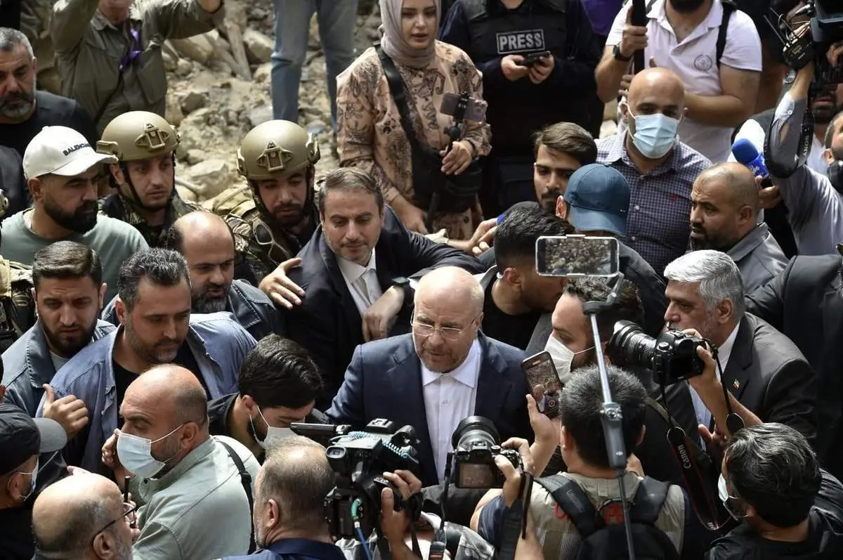 لحظه فرود قالیباف در بیروت همزمان با بمبارانهای اسرائیل/ فیلم